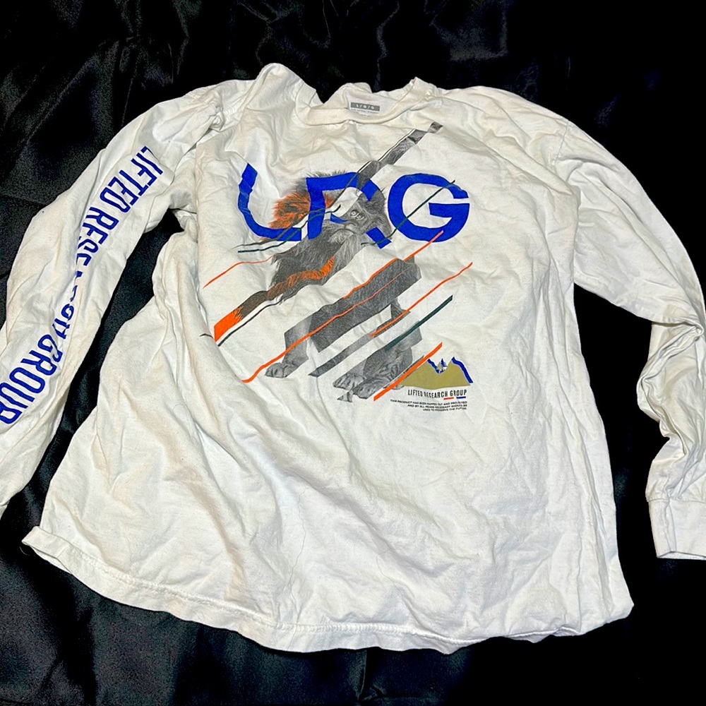 LRG size larvae white mens long sleeve lion